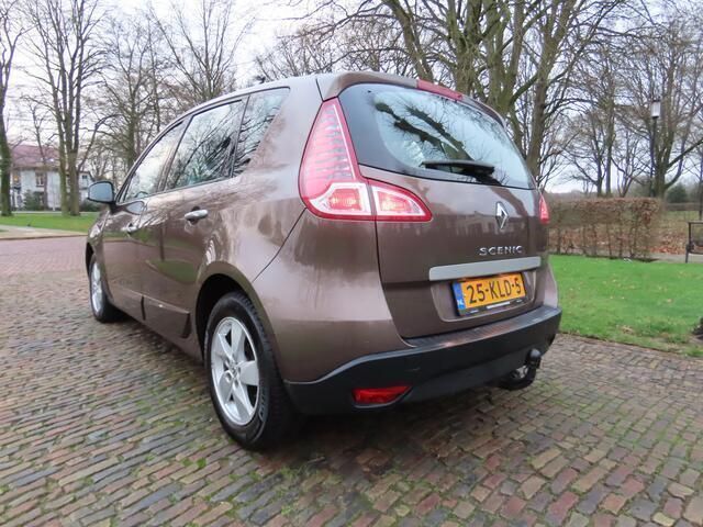 Occasion Renault Scénic III Dynamique 142 PK (104 kW) 2010 Bruin MPV