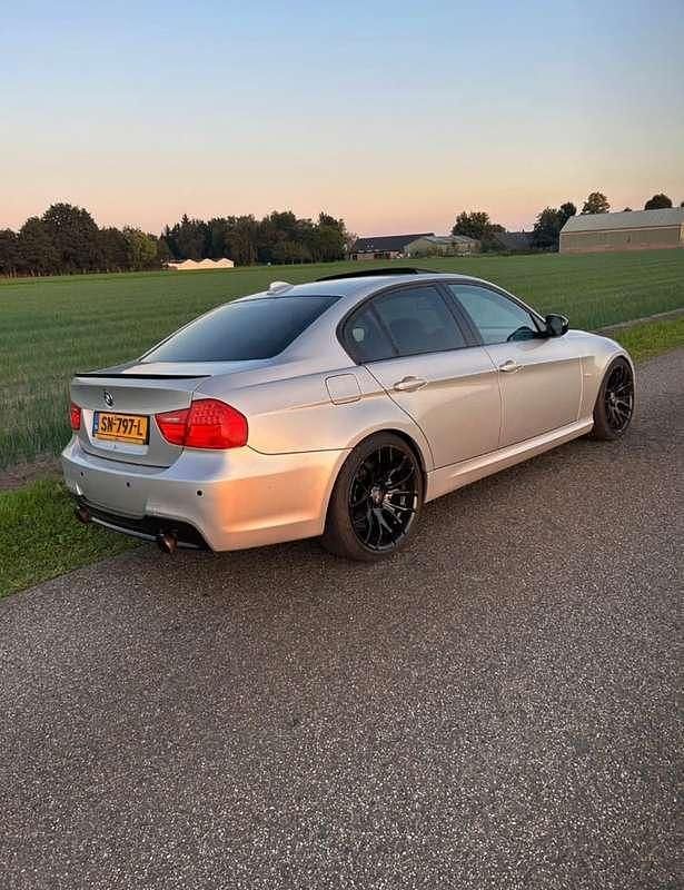 Gebruikt 2010 BMW 335 Executive Sedan | € 12.000 (Goede deal) - Afbeelding 1/4