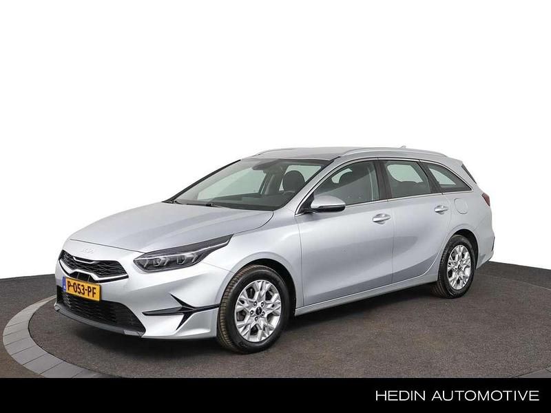 Grijs Gebruikt 2022 Kia Ceed Sportswagon Stationwagen | € 17.445 (Eerlijke prijs) - Afbeelding 1/4