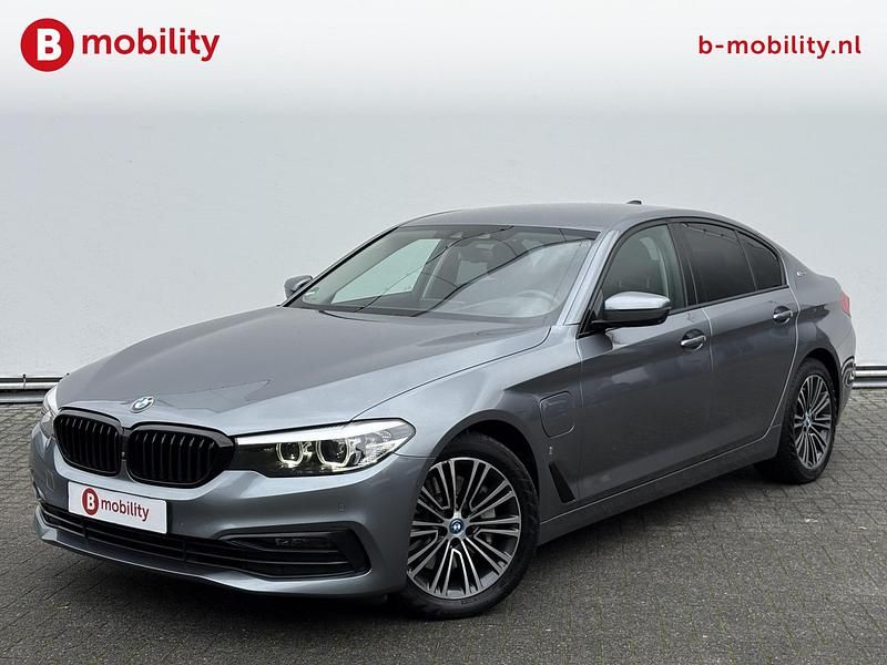Grijs Gebruikt 2019 BMW 530 Executive Sedan | € 23.895 (Goede deal) - Afbeelding 1/3