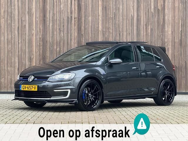 Zwart Occasion 2015 VW Golf VII GTE Hatchback | € 13.950 (Iets duurder) - Afbeelding 1/4