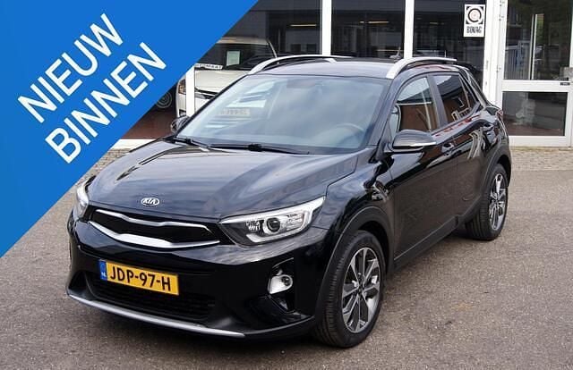 Zwart Gebruikt 2020 Kia Stonic SUV | € 15.450 (Eerlijke prijs) - Afbeelding 1/4