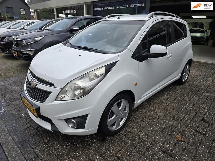 Wit Gebruikt 2011 Chevrolet Spark LT Hatchback | € 3.750 (Iets duurder) - Afbeelding 1/4