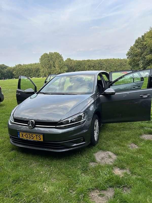 Grijs Gebruikt 2019 VW Golf VII Highline Stationwagen | € 15.400 (Goede deal) - Afbeelding 1/4