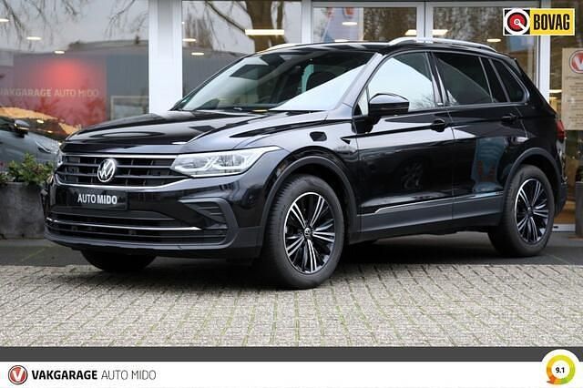 Zwart (metallic) Gebruikt 2021 VW Tiguan United SUV | € 31.950 (Goede deal) - Afbeelding 1/4