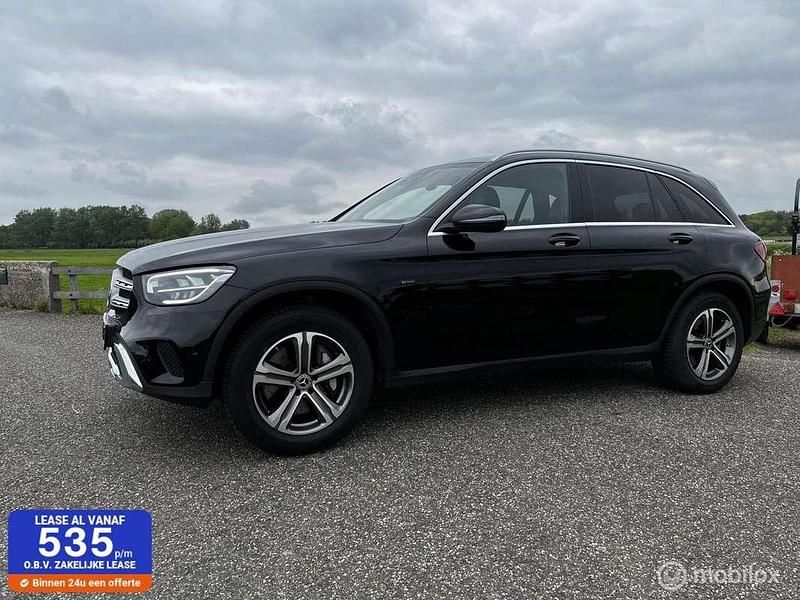 Zwart Gebruikt 2021 Mercedes GLC300 SUV | € 33.395 (Duur) - Afbeelding 1/4