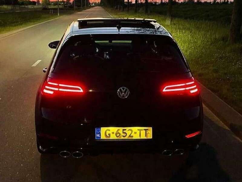 Zwart Gebruikt 2019 VW Golf VII R Stationwagen | € 25.200 - Afbeelding 1/4