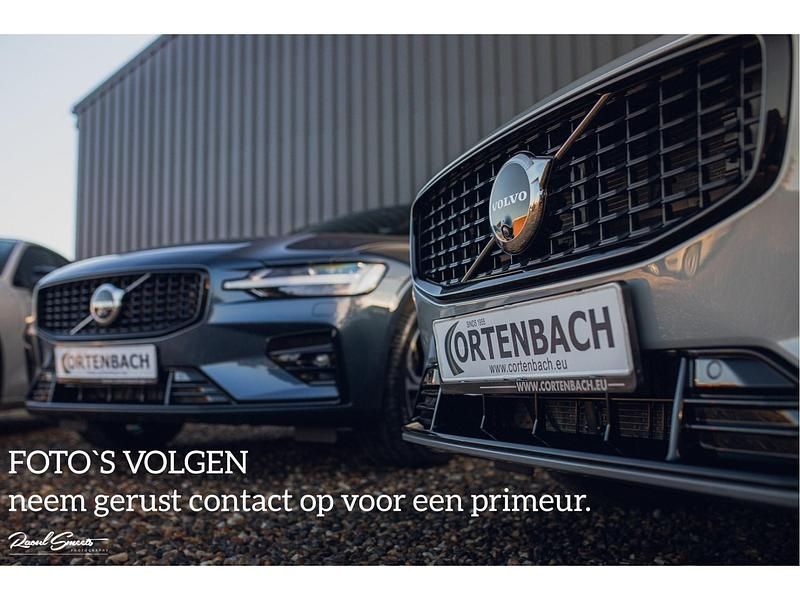Grijs (metallic) Gebruikt 2021 Volvo V60 CC Pro Stationwagen | € 34.990 (Super prijs) - Afbeelding 1/1