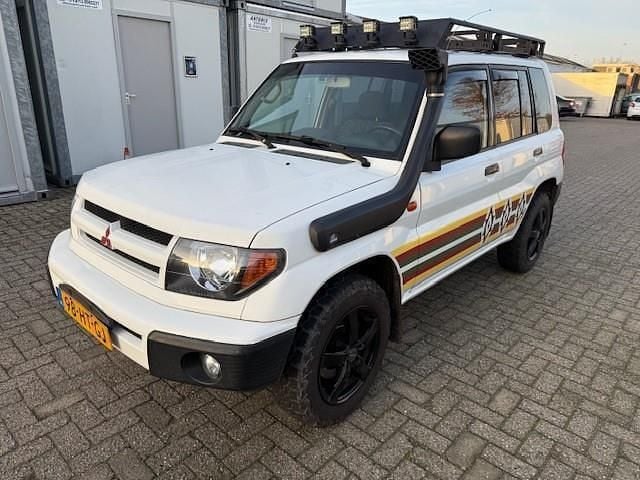 Wit Occasion 2000 Mitsubishi Pajero SUV | € 3.950 - Afbeelding 1/4