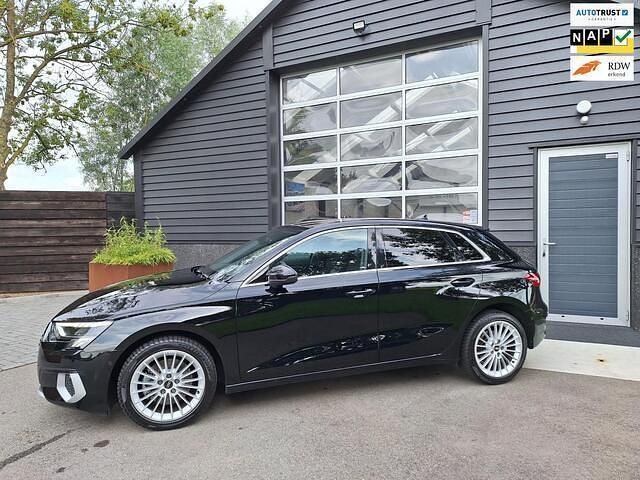Zwart Gebruikt 2021 Audi A3 Sportback Business Hatchback | € 23.900 (Eerlijke prijs) - Afbeelding 1/4