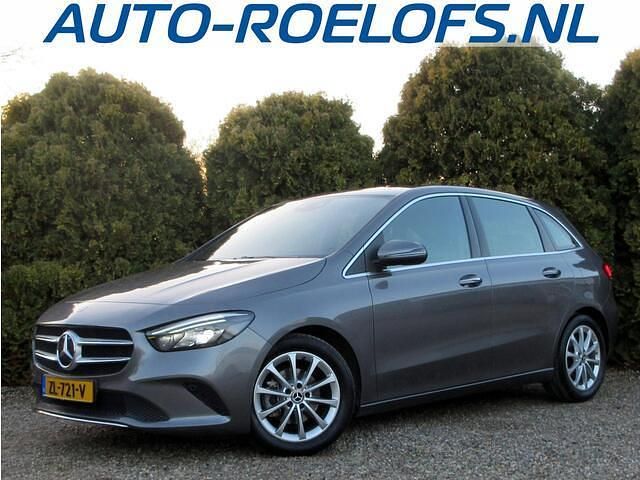 Grijs Occasion 2019 Mercedes B180 Premium MPV | € 19.890 (Eerlijke prijs) - Afbeelding 1/4