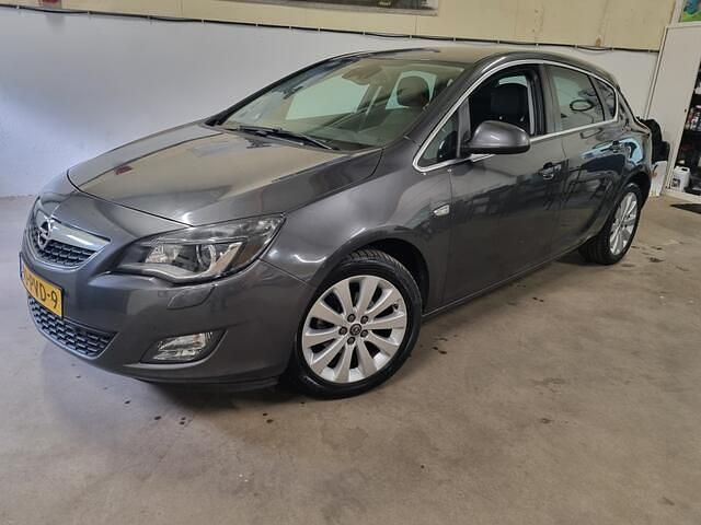 Occasion Opel Astra Cosmo 140 PK (102 kW) 2011 Grijs Hatchback