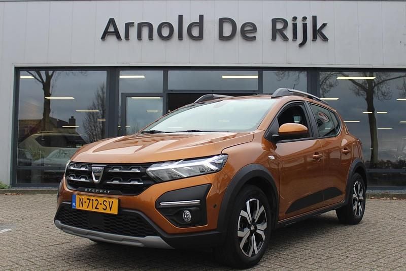 Oranje Gebruikt 2021 Dacia Sandero Comfort Hatchback | € 12.950 (Eerlijke prijs) - Afbeelding 1/4