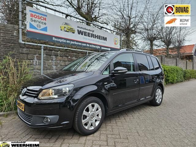 Zwart Gebruikt 2013 VW Touran Highline MPV | € 10.950 (Iets duurder) - Afbeelding 1/4
