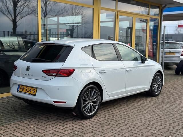 Occasion Seat Leon 105 PK (77 kW) 2014 Wit (metallic) Hatchback