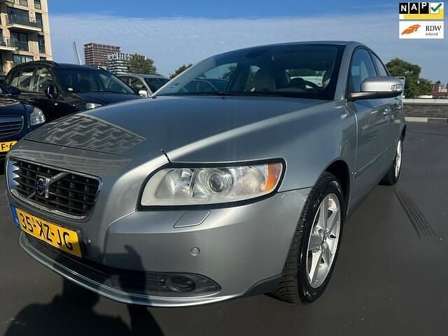 Grijs Gebruikt 2007 Volvo S40 Sedan | € 4.950 (Eerlijke prijs) - Afbeelding 1/4