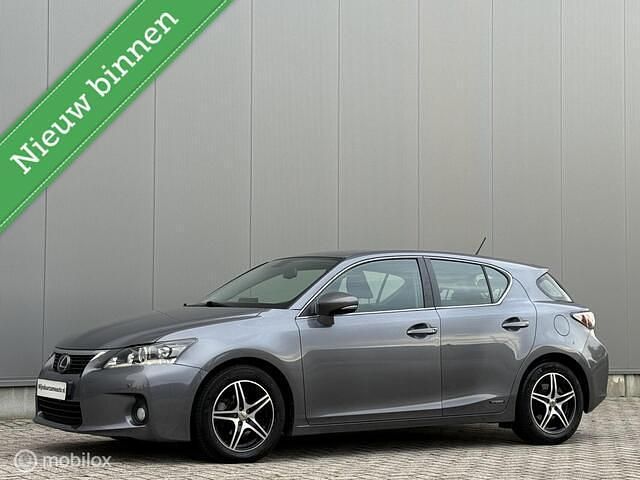 Grijs Gebruikt 2012 Lexus CT200h Hatchback | € 7.695 (Goede deal) - Afbeelding 1/4