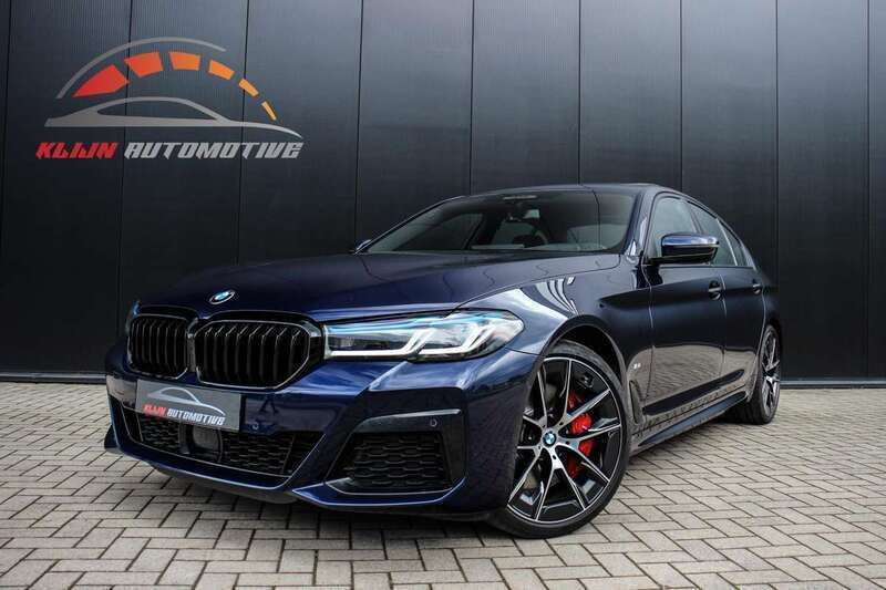 Blauw, metallic lak Gebruikt 2021 BMW 540 Executive Sedan | € 55.950 (Duur) - Afbeelding 1/4