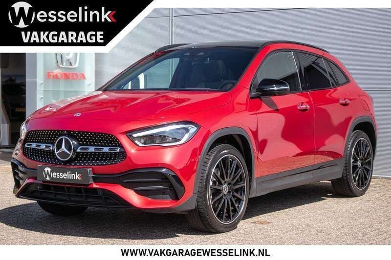 Rood, metallic lak Gebruikt 2022 Mercedes GLA250 AMG line SUV | € 42.950 (Eerlijke prijs) - Afbeelding 1/4