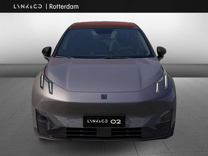 Nieuw Lynk & Co 02 272 PK (200 kW) 2025 Grijs SUV
