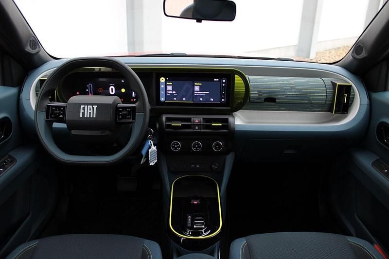 Nieuw Fiat Grande Panda Icon 2025 Rood Hatchback