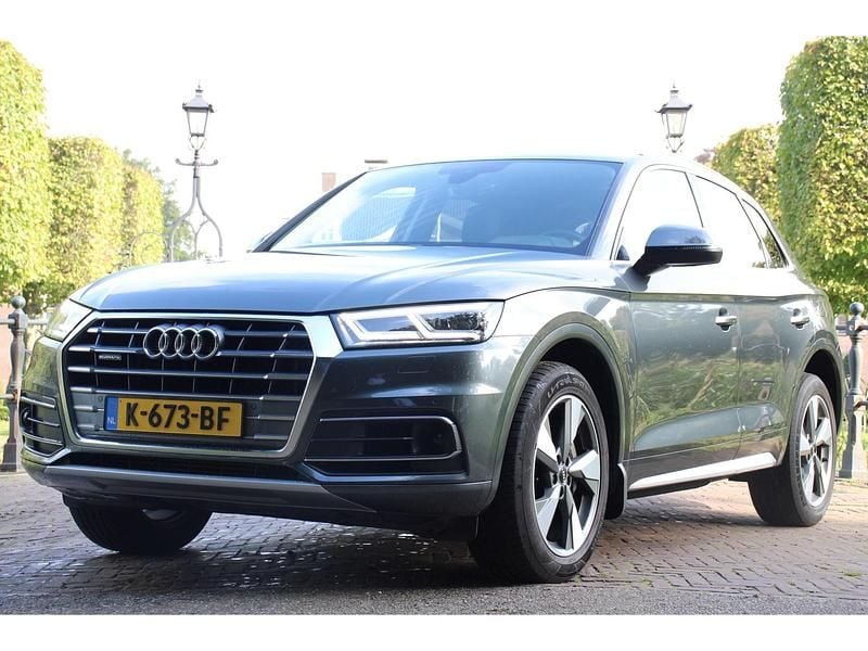 Grijs Occasion 2020 Audi Q5 Proline SUV | € 27.900 (Duur) - Afbeelding 1/4