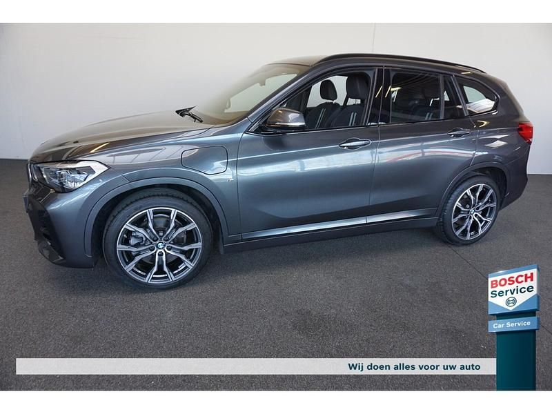 Grijs Gebruikt 2021 BMW X1 M Sport SUV | € 25.900 (Goede deal) - Afbeelding 1/4