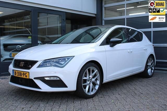 Wit Gebruikt 2018 Seat Leon X-Perience Stationwagen | € 14.900 (Eerlijke prijs) - Afbeelding 1/4