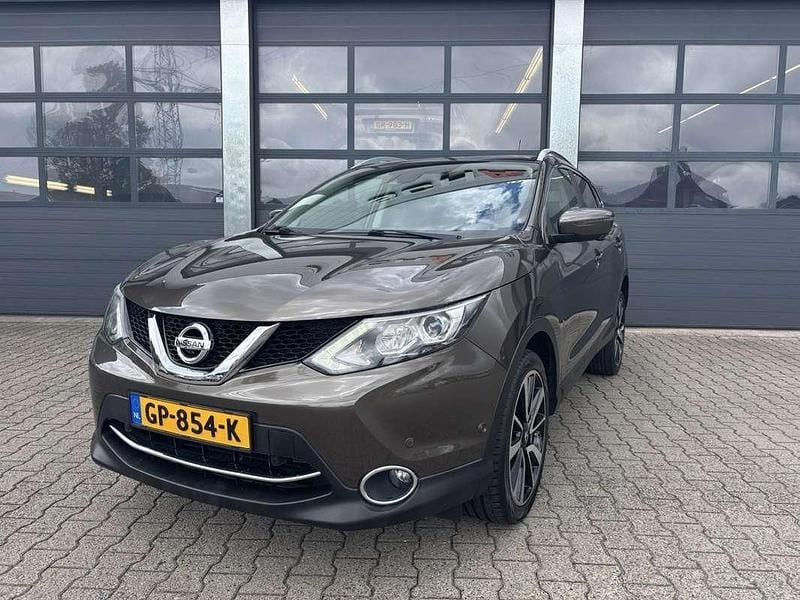 Bruin Gebruikt 2015 Nissan Qashqai Tekna SUV | € 15.835 (Eerlijke prijs) - Afbeelding 1/4