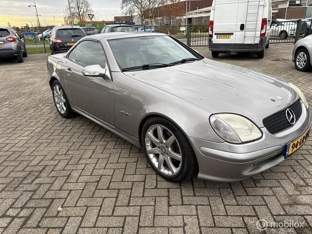 Grijs Gebruikt 2003 Mercedes SLK200 Cabriolet | € 4.450 (Eerlijke prijs) - Afbeelding 1/4