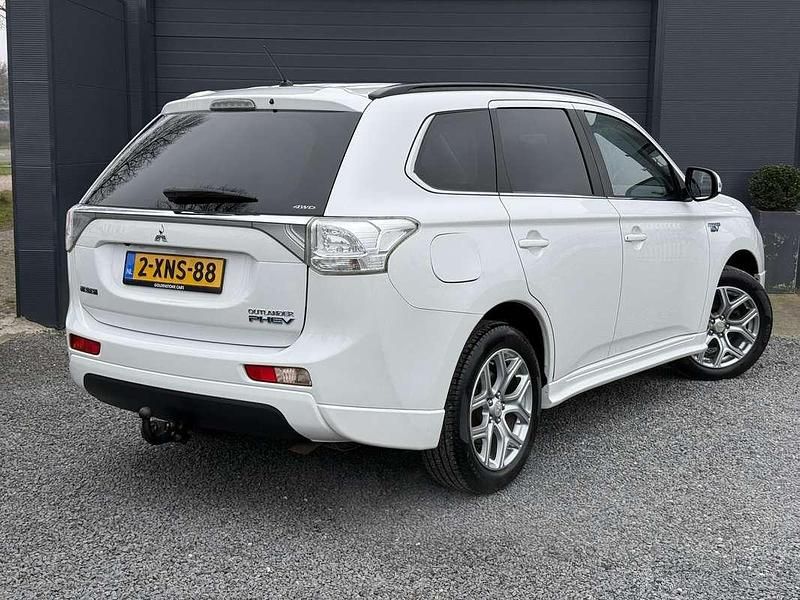 Occasion Mitsubishi Outlander P-HEV Edition 121 PK (88 kW) 2014 Wit SUV