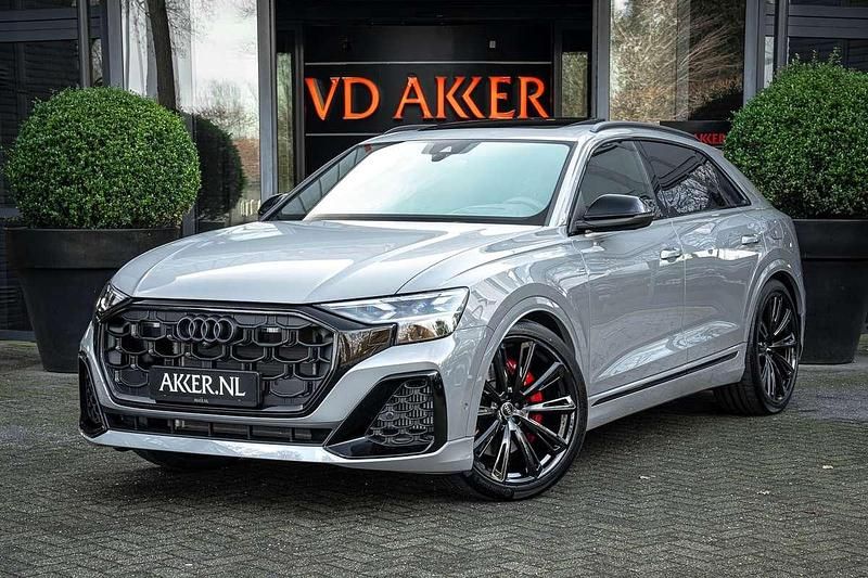 Grijs Nieuw 2025 Audi Q8 SUV | € 139.880 - Afbeelding 1/4