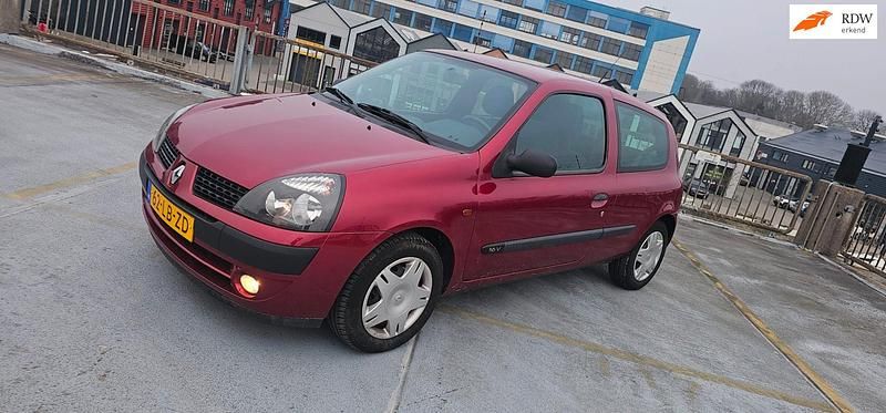 Occasion Renault Clio II Expression 75 PK (55 kW) 2002 Rood Hatchback