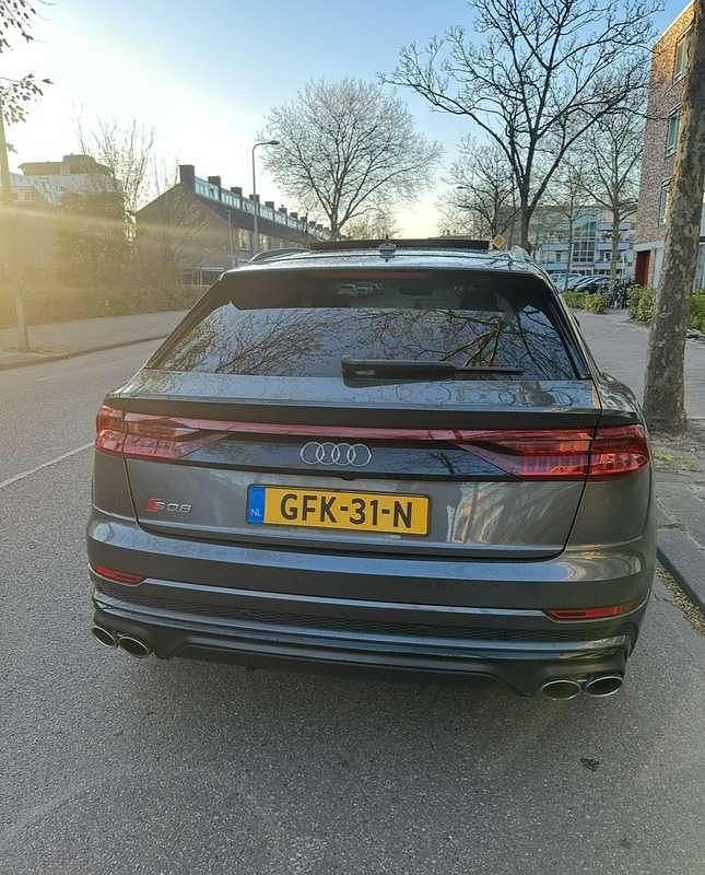 Grijs Gebruikt 2020 Audi SQ8 SUV | € 72.350 (Eerlijke prijs) - Afbeelding 1/4