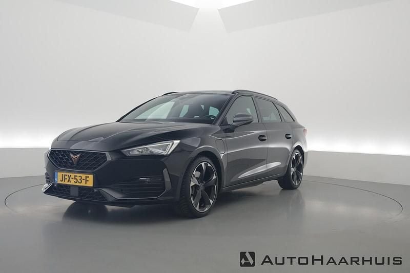 Zwart Gebruikt 2023 Cupra Leon Stationwagen | € 31.750 (Eerlijke prijs) - Afbeelding 1/3