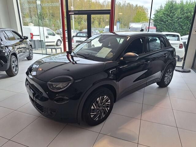 Zwart Nieuw 2025 Fiat 600 Sedan | € 22.900 (Goede deal) - Afbeelding 1/4