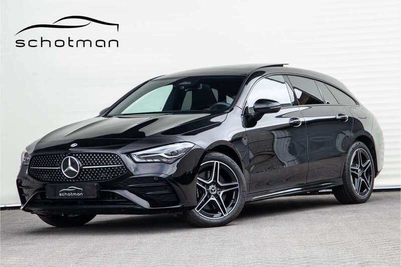Zwart Gebruikt 2024 Mercedes CLA250e Shooting Brake Premium Stationwagen | € 42.500 (Eerlijke prijs) - Afbeelding 1/4
