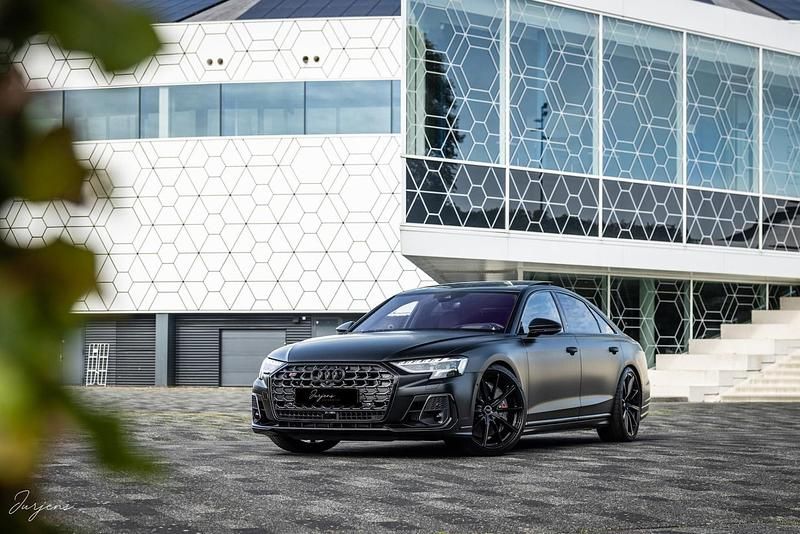 Zwart (metallic) Occasion 2024 Audi S8 Sedan | € 224.900 - Afbeelding 1/4