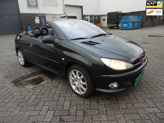 Zwart Gebruikt 2003 Peugeot 206 CC Cabriolet | € 895 (Eerlijke prijs) - Afbeelding 1/4