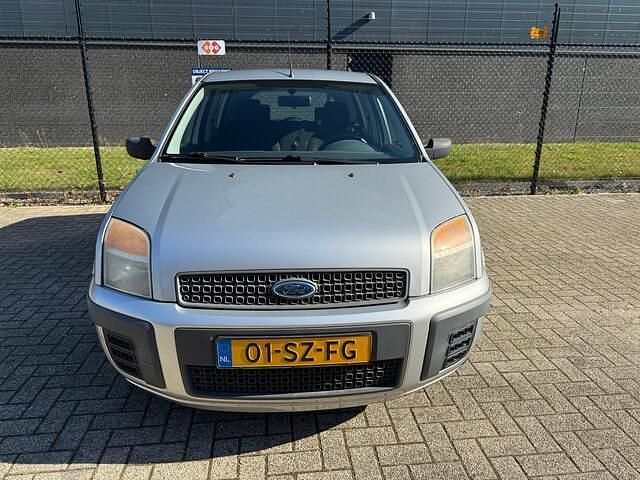 Occasion Ford Fusion 80 PK (58 kW) 2006 Grijs Hatchback