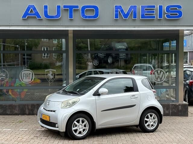 Grijs Gebruikt 2010 Toyota iQ Hatchback | € 3.495 (Eerlijke prijs) - Afbeelding 1/4