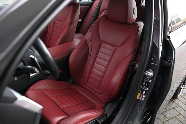 Occasion BMW 330 Executive 291 PK (214 kW) 2024 Grijs Sedan