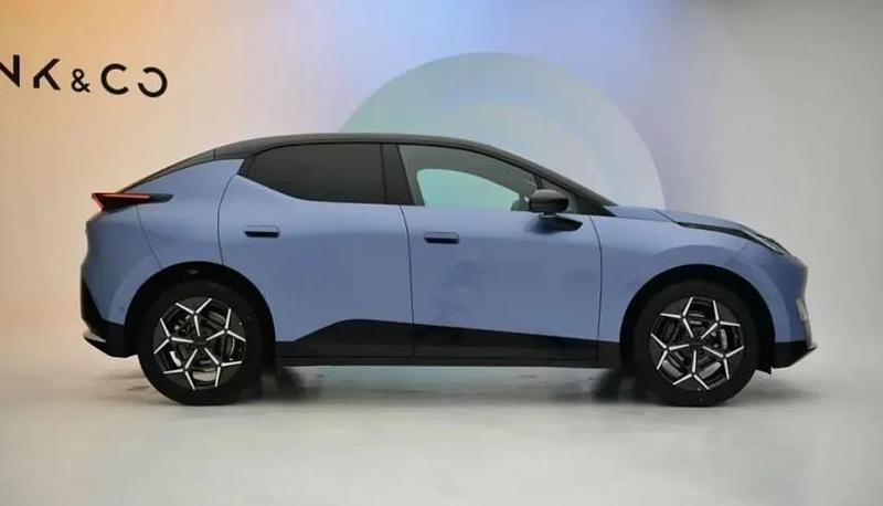 Nieuw Lynk & Co 02 272 PK (200 kW) 2025 Blauw SUV