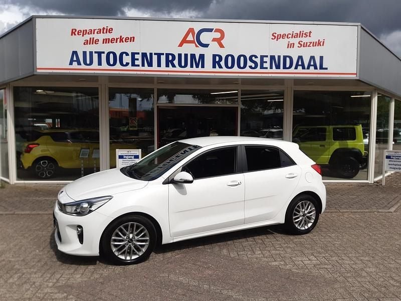 Wit Gebruikt 2017 Kia Rio First Edition Hatchback | € 11.499 (Goede deal) - Afbeelding 1/4