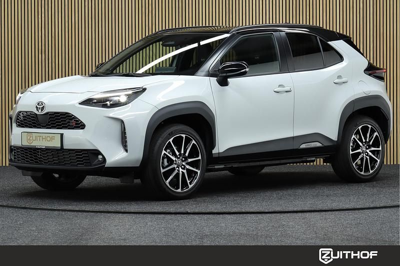 Grijs Nieuw 2025 Toyota Yaris Cross Sport SUV | € 39.850 (Iets duurder) - Afbeelding 1/4