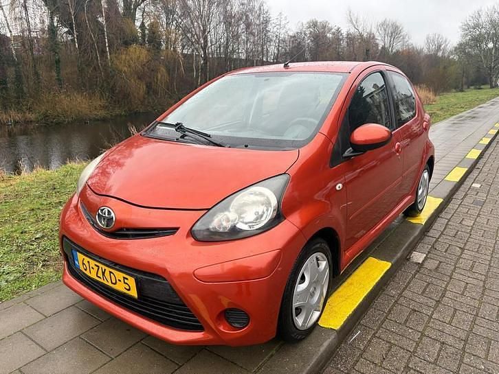 Occasion Toyota Aygo Comfort 68 PK (50 kW) 2012 Oranje Hatchback
