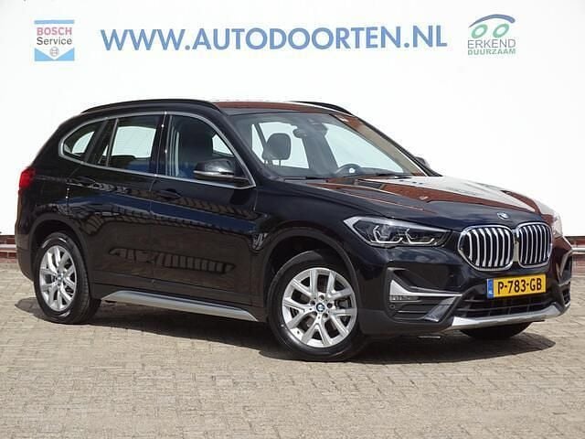 Zwart Gebruikt 2020 BMW X1 Executive SUV | € 24.900 (Goede deal) - Afbeelding 1/4