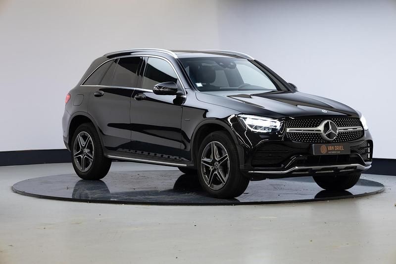 Zwart Gebruikt 2021 Mercedes GLC300e Business SUV | € 42.945 (Eerlijke prijs) - Afbeelding 1/4