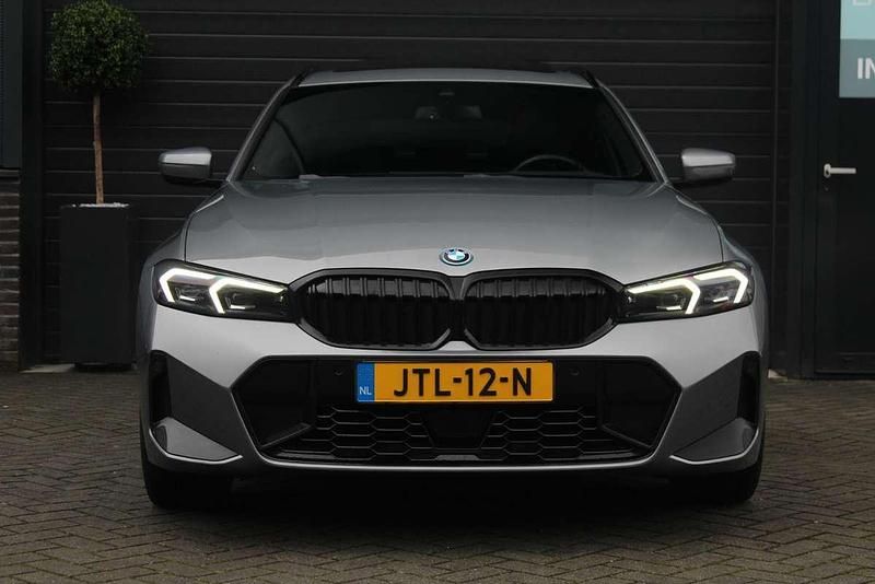 Occasion BMW 330e M Sport 292 PK (214 kW) 2023 Grijs Stationwagen