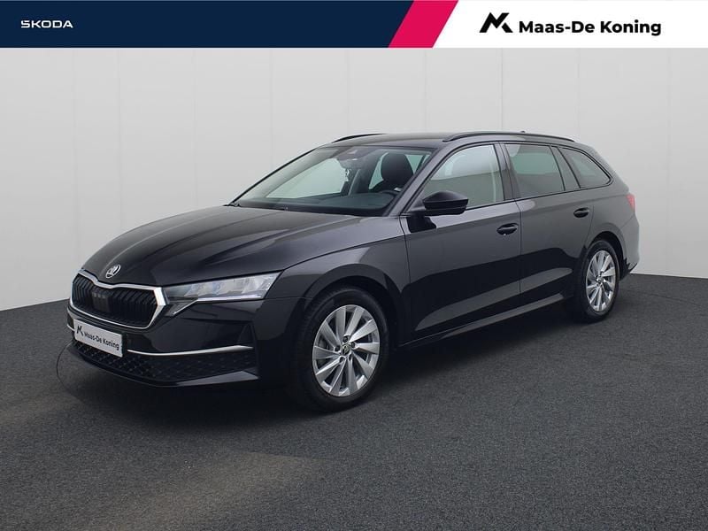 Zwart Occasion 2024 Skoda Octavia Business Line Stationwagen | € 28.740 (Goede deal) - Afbeelding 1/4